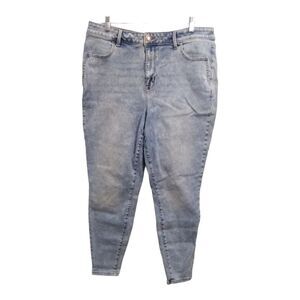 Maurices Light Wash Hi Rise Skinny Stretch jeans Size‎ XL